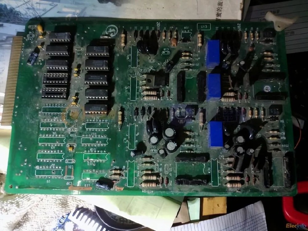 幫朋友制作了一套太陽能跟蹤控制器